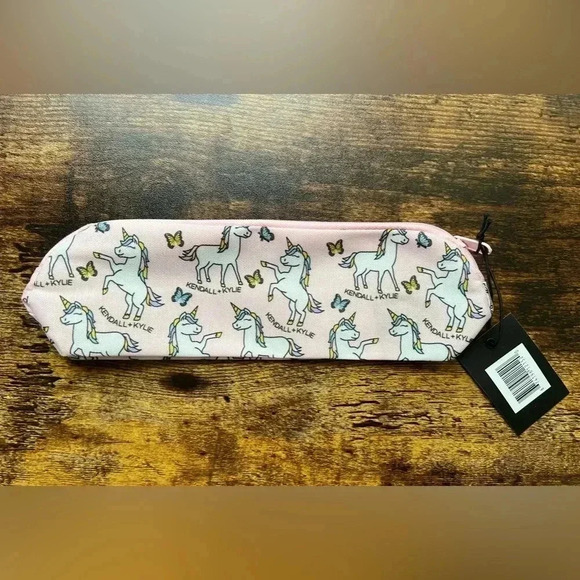 BUNDLE: 2- Kendall + Kylie makeup pouches (bags). - Picture 2 of 7